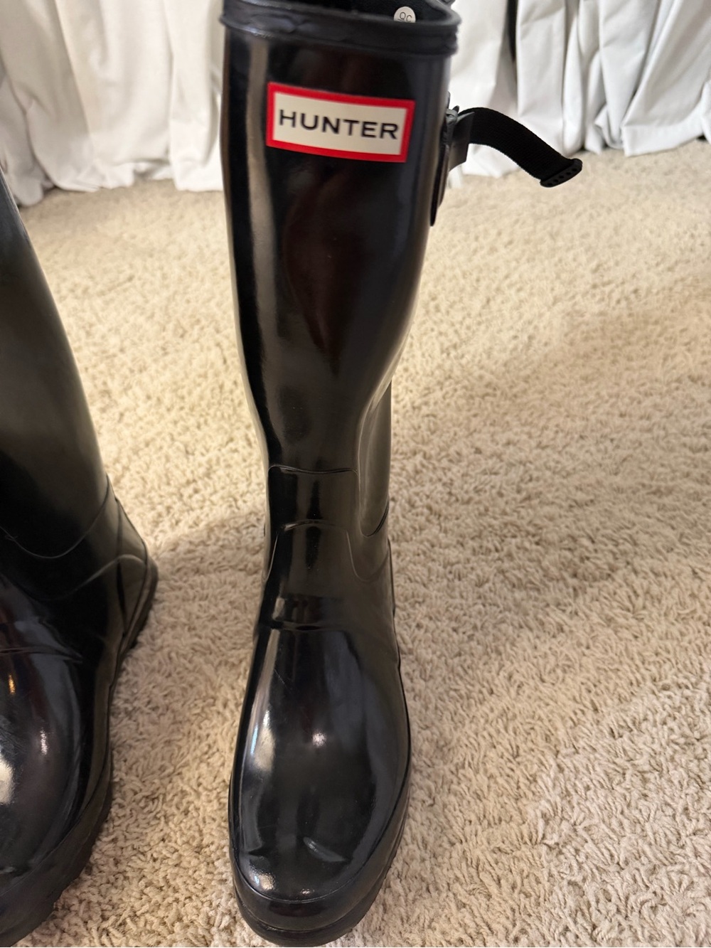 Hunter Gloss Black Tall Rain Boots (with liner) - size 8 - Picture 10 of 16